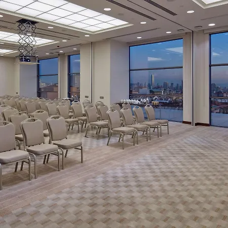 Отель Doubletree By Hilton Umraniye