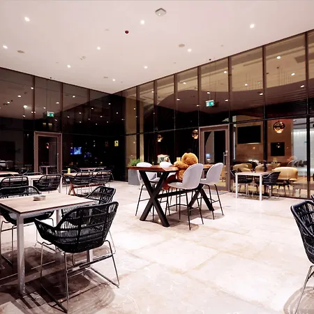 Отель Doubletree By Hilton Umraniye 5*